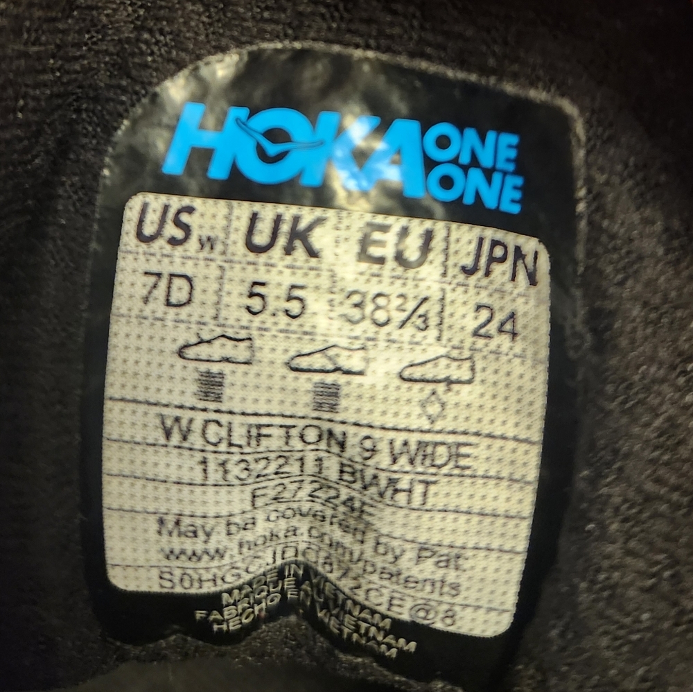 Hoka Clifton 9 WIDE Sz 7 Black and White Athletic Shoes - Picture 6 of 6